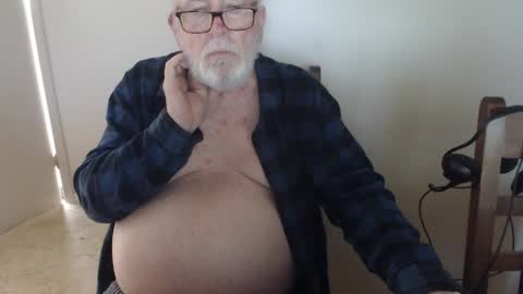 Snapshot of capt5105 chatting on 02.05.25 capt5105 online show from 02.05.25