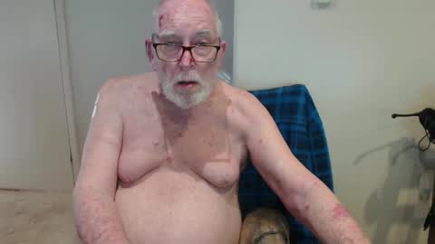 Snapshot of capt5105 chatting on 10.12.25 capt5105 online show from 10.12.25