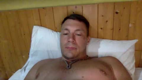 Snapshot of capt_oliver chatting on 02.10.25 follow my twitter  online show from 02.10.25