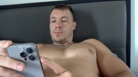 Snapshot of capt_oliver chatting on 02.22.25 follow my twitter  online show from 02.22.25