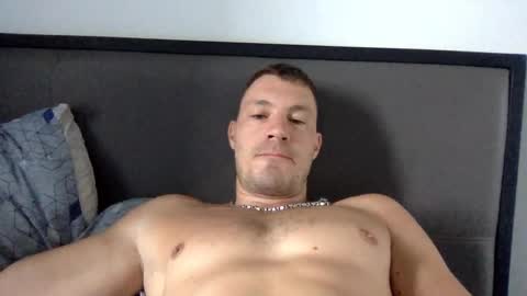 Snapshot of capt_oliver chatting on 03.10.25 follow my twitter  online show from 03.10.25