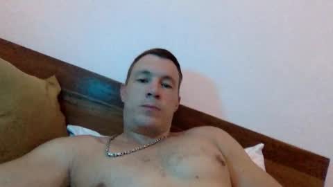 Snapshot of capt_oliver chatting on 10.05.25 follow my twitter  online show from 10.05.25