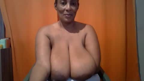 candylious81 online show from 10.21.25