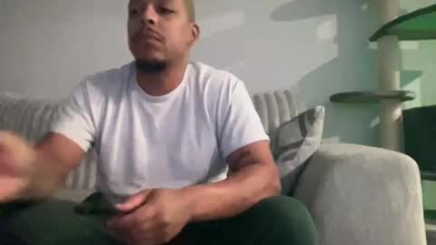 Snapshot of caramelizedzeus chatting on 10.20.25 caramelizedzeus online show from 10.20.25