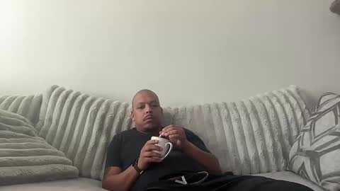 Snapshot of caramelizedzeus chatting on 11.12.25 caramelizedzeus online show from 11.12.25