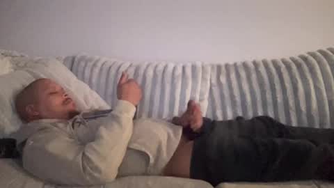 Snapshot of caramelizedzeus chatting on 11.19.25 caramelizedzeus online show from 11.19.25