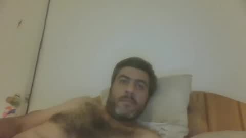 Snapshot of caravibugue chatting on 01.05.25 caravibugue online show from 01.05.25