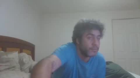 Snapshot of caravibugue chatting on 09.18.25 caravibugue online show from 09.18.25