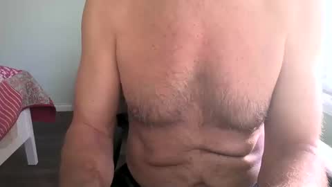 Snapshot of caressluving chatting on 10.13.25 Caressluving online show from 10.13.25