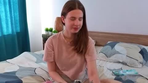 Snapshot of carlitaharver chatting on 09.30.25 Adele online show from 09.30.25