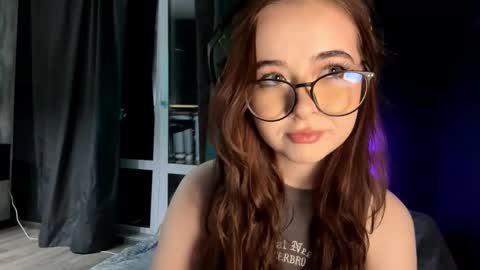 Snapshot of carmellacarrico chatting on 10.18.25 Rin online show from 10.18.25