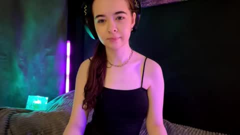 Snapshot of carmellacarrico chatting on 10.19.25 Rin online show from 10.19.25