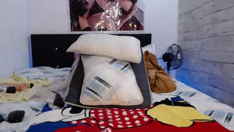 Snapshot of caro_milf_ chatting on 02.21.25 Caro milf  online show from 02.21.25