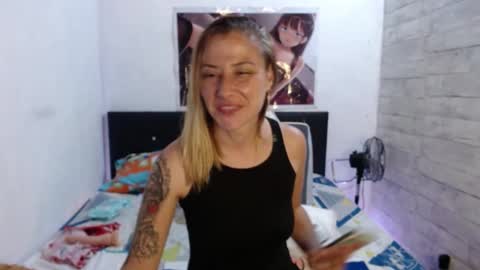 Snapshot of caro_milf_ chatting on 02.26.25 Caro milf  online show from 02.26.25