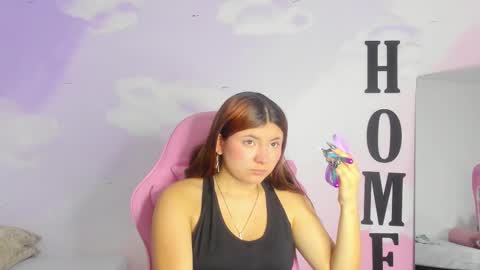 Snapshot of carolay759687 chatting on 03.05.25 carolay759687 online show from 03.05.25