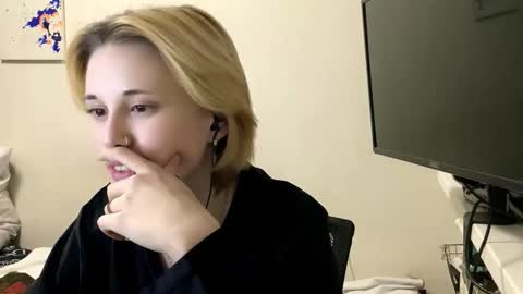 Snapshot of carolcaci chatting on 11.17.25 Call me Carol online show from 11.17.25