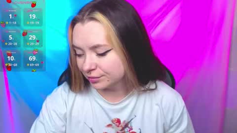 Snapshot of carolinareaperr chatting on 09.13.25 Ask me better xx online show from 09.13.25