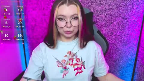 Snapshot of carolinareaperr chatting on 09.20.25 Ask me better xx online show from 09.20.25