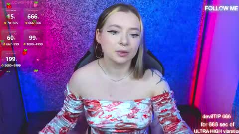 Snapshot of carolinareaperr chatting on 10.08.25 Ask me better xx online show from 10.08.25