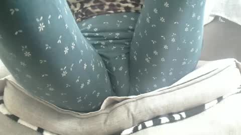 Snapshot of cassandra_joy chatting on 01.12.25 Cassandra joy online show from 01.12.25