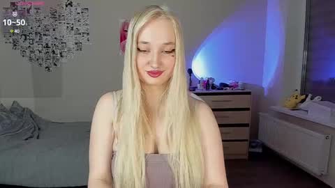 Snapshot of cassie_rosss chatting on 02.24.25 Cassie Rosss online show from 02.24.25