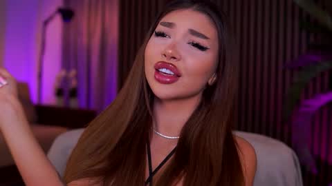 Snapshot of cassyelips chatting on 10.18.25 Cassye online show from 10.18.25