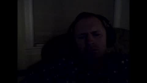 Snapshot of castlecrester chatting on 10.28.25 castlecrester online show from 10.28.25