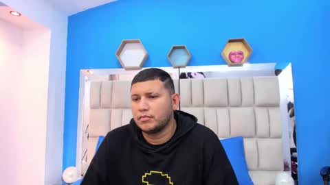 Jhon and Catalina online show from 10.21.25