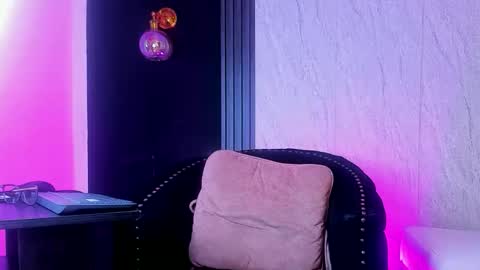 Snapshot of catherine_smith_ chatting on 11.07.25 Catherine online show from 11.07.25