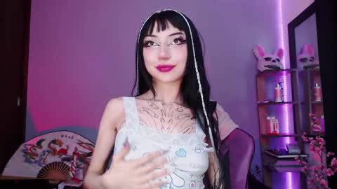 Snapshot of cati_petite chatting on 01.26.25 Cati help me reach my goal of 100 thumbs up again 3 online show from 01.26.25