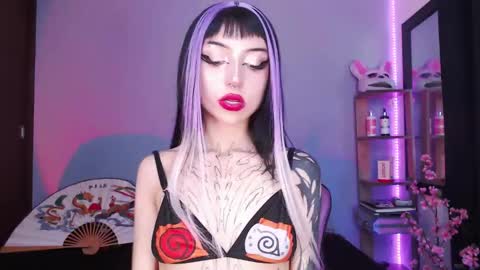 Snapshot of cati_petite chatting on 03.08.25 Cati help me reach my goal of 100 thumbs up again 3 online show from 03.08.25