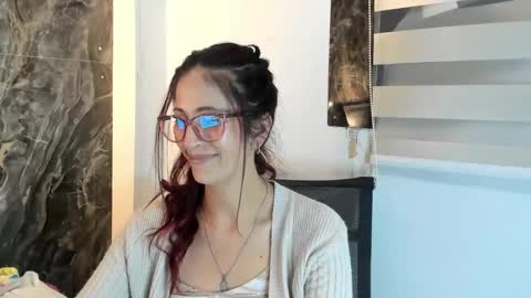 Snapshot of catt_evans1 chatting on 01.07.25 CATT EVANS online show from 01.07.25