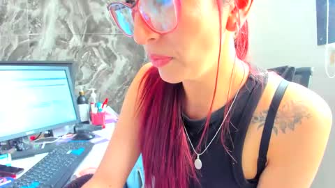 Snapshot of catt_evans1 chatting on 02.09.25 CATT EVANS online show from 02.09.25