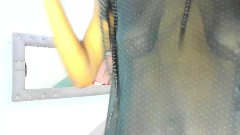 Snapshot of cattaleyyaxxx chatting on 10.15.25 cattaleyyaxxx online show from 10.15.25