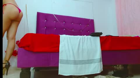 Snapshot of chantalsemenova2023 chatting on 01.10.25 chantal sweety  and horny latina for u online show from 01.10.25