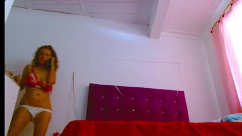Snapshot of chantalsemenova2023 chatting on 01.14.25 chantal sweety  and horny latina for u online show from 01.14.25