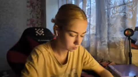 Snapshot of charleneschonert chatting on 11.01.25 Nancy online show from 11.01.25