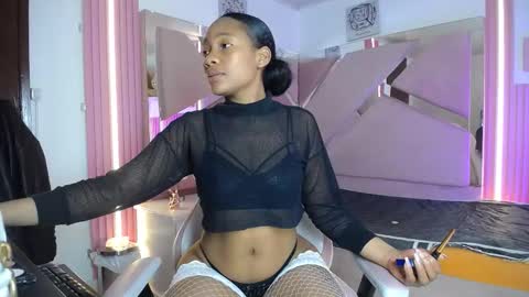 Snapshot of charlotte__ebony_ chatting on 10.18.25 Charlotte  online show from 10.18.25
