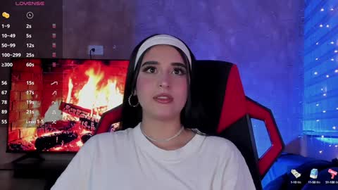 Snapshot of charlotte_greys chatting on 01.12.25 Charlotte  online show from 01.12.25