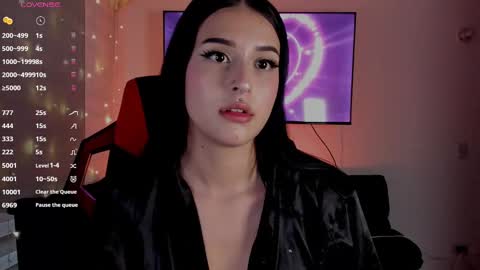 Snapshot of charlotte_greys chatting on 09.08.25 Charlotte  online show from 09.08.25