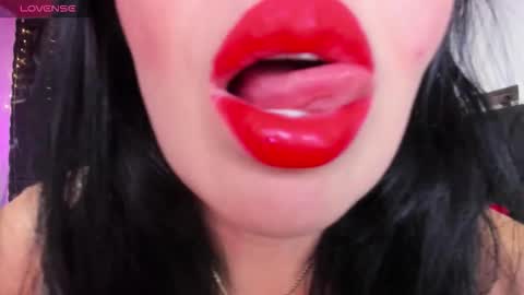 Snapshot of charlottemeyerr chatting on 09.15.25 charlot online show from 09.15.25