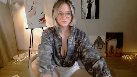 Michelle  online show from 10.04.25