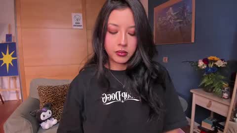 Snapshot of charming_snake_ chatting on 02.28.25 Victoria online show from 02.28.25