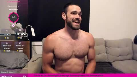 Snapshot of chasemason20 chatting on 10.28.25 Onlyfans chasingfit Instagram the arguer Twitter chasingfitOF online show from 10.28.25