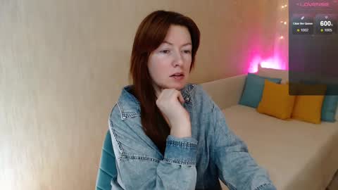 Snapshot of chelsey_rayne chatting on 02.07.25 Instagram faroffland online show from 02.07.25