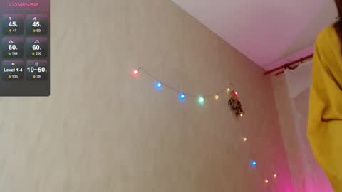 Snapshot of chelsey_rayne chatting on 03.05.25 Instagram faroffland online show from 03.05.25