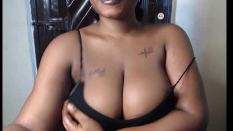 Snapshot of cherry_kissxx chatting on 11.11.25 Ruth online show from 11.11.25