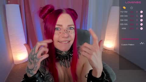 Snapshot of cherry_roxy chatting on 01.24.25 Roxy online show from 01.24.25