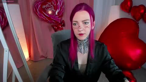 Snapshot of cherry_roxy chatting on 02.14.25 Roxy online show from 02.14.25