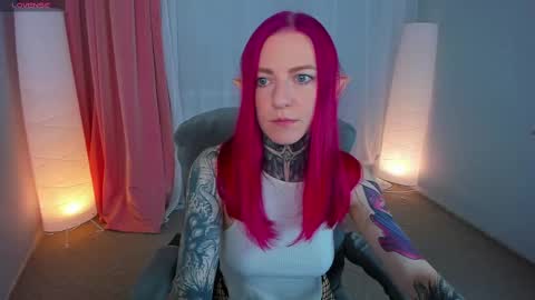 Snapshot of cherry_roxy chatting on 02.21.25 Roxy online show from 02.21.25